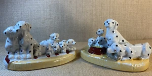 Juego de 2 estatuillas dálmatas perros cachorros familias cerámica blanco negro amarillo - Imagen 1 de 9