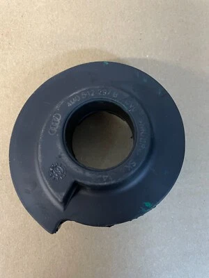4M0512297B - Genuine Audi/Volkswagen Rear Lower Rubber Spring Mount Plate - Image 1 of 3