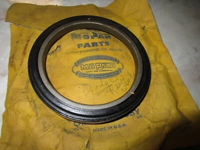 Nuevo de Lote Antiguo Cojinete de Rueda Trasera Interior Sello de Aceite 1946 1947 Dodge Truck 2 1/2 Ton 1191792 Foto 1 de 3