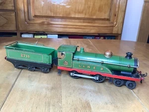 Hornby O Gauge Clockwork No2 LNER Green 4-4-0 Locomotive 2711 - Picture 1 of 9