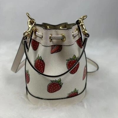 Coach мини ведро сумка через плечо с клубничным принтом в холст мел CAL11 новый с Ярлыками - Изображение 1 из 4