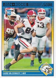 Score 2024 - Rookies #328 Ladd McConkey (RC) - Caricabatterie - Foto 1 di 2