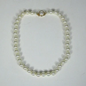 Vintage Imitation Pearl Necklace Ornate Gold Tone Clasp 18 inch - Picture 1 of 9
