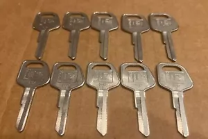 LOT OF 10 GM 12390306 LOGO Buick Chevy Key Blank ~ Curtis B67 - Picture 1 of 2