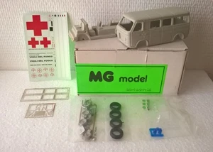 1-43 Fiat 238 Ambulanza - Vigili del Fuoco EI CRI Resin metal kit MG model - Foto 1 di 2