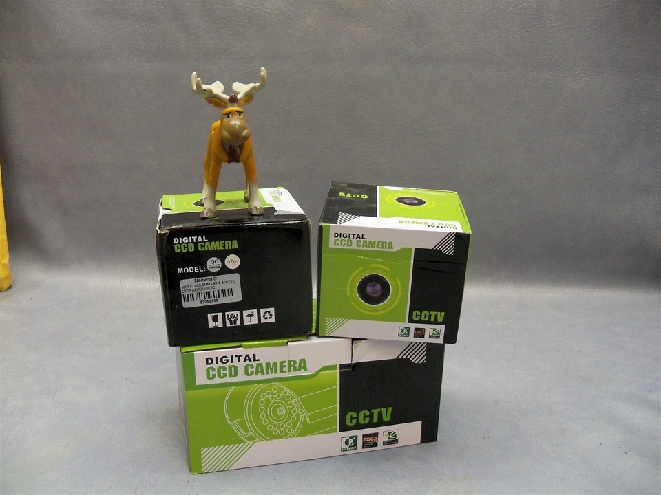 CCD IR color Digital Camera Neewer 48IR CMOS NTSC indoor outdoor CCTV Setof 3 - Image 1 of 4