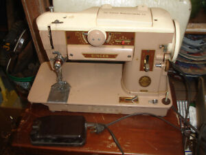 Working Singer 401A Sewing Machine Heavy Duty Slant-O-Matic Multi Stitch