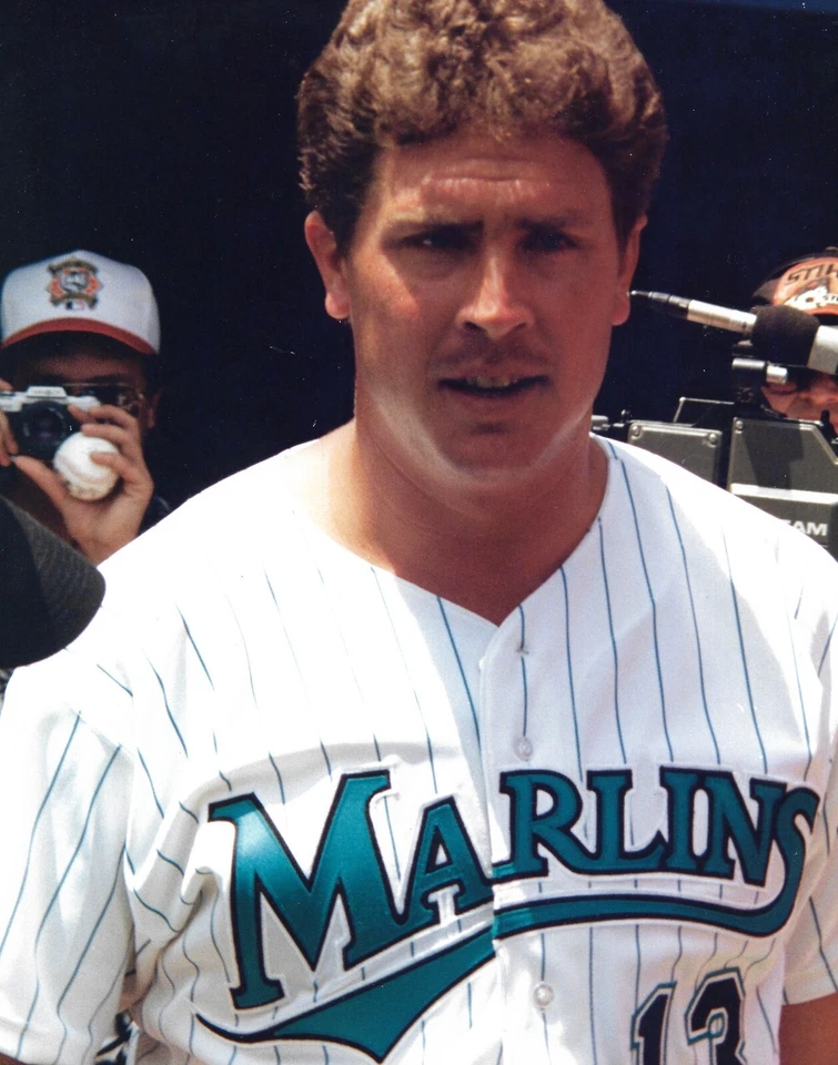 1994 ASG Dan Marino FLORIDA MARLINS  UNSIGNED 8 x 10  ORIGINAL SNAPSHOT PHOTO #9 - Image 1 of 1