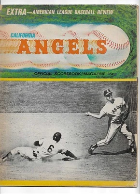 1966 NEW YORK YANKEES vs CALIFORNIA ANGELS OFFICIAL SCOREBOOK MAGAZINE MANTLE - Image 1 of 2