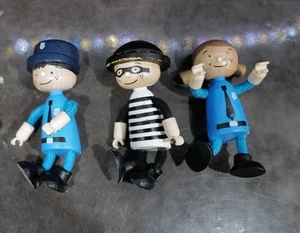Pottery Barn Kids PBK Holz Polizei & Räuber Figuren Set 3 bewegliche Seil Gliedmaßen - Bild 1 von 11