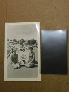 WOMEN & GIRL WITH HORNS, SKI DEVILS WATER SKING TEAM, DANVILLE, CA 1950's PHOTO - Picture 1 of 2