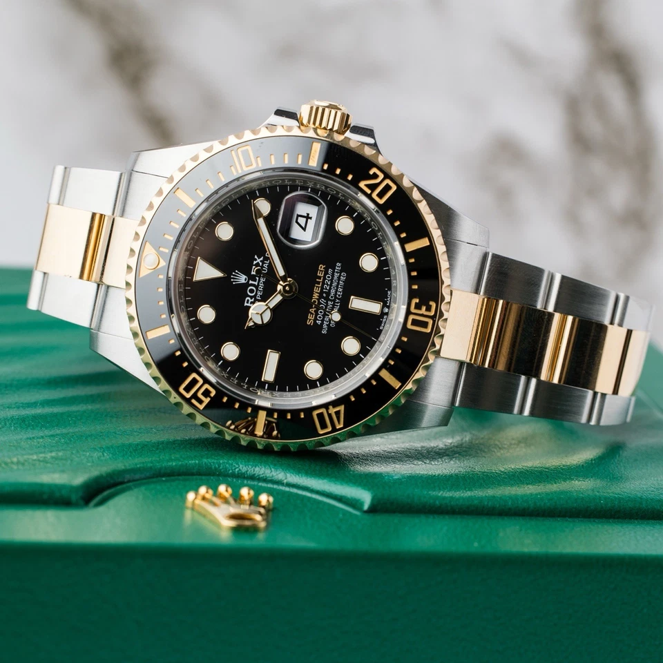 COMO NUEVO Rolex Sea-Dweller 43 mm Dos Tonos Oro Amarillo 126603 Acero Negro Juego Completo Foto 1 de 4