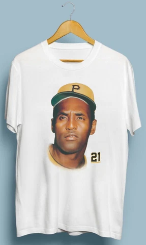 Roberto Clemente #21 Player Name Portrait Pittsburgh Team Pirates  T-Shirt S-3XL Cover