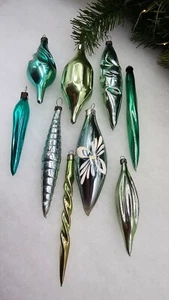 Green Glass Icicle Ornaments: Vintage Christmas Tree Decorations - Picture 1 of 69