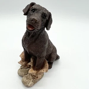 Don James Stone Critters Brown Chocolate Lab Dog Boots Figurine - Afbeelding 1 van 11