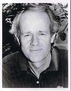 MIKE FARRELL ACTOR M*A*S*H B.J. HUNNICUTT SIGNED 8X10 PHOTO AUTOGRAPHED w/COA - Picture 1 of 2