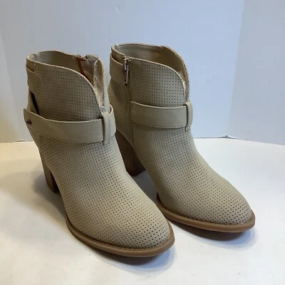 Botines de campo Just Fab Phernah beige perforados al tobillo tacón ancho talla 7,5 M Foto 1 de 4