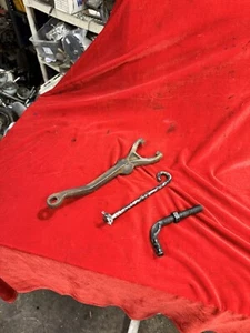 1941 1942 1946 1947 1948 Chevrolet Car Set Clutch Linkage Fork Offset & Link Rod - Picture 1 of 12