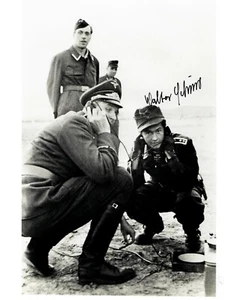 Walter Schuck Signed 8x10 Photograph (d) WWII German Ace 206 V Pose B - Picture 1 of 1