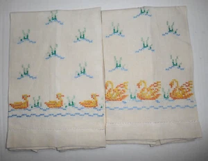 2 Vintage 1950's Irish Linen Guest Towels -Hand Embroidered SWANS & DUCKS Unused - Picture 1 of 2