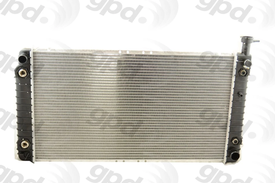 Radiador Global Parts Distributors 1489C para 92-93 G10 G1500 G20 G2500 G30 G3500 Foto 1 de 4
