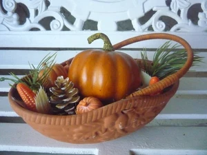 *Celebrity owned FALL TABLE TOP DECORATIVE PUMPKIN/CORN TERRA COTTA BASKET* - Bild 1 von 2