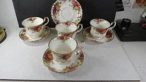 ROYAL ALBERT ROSAS ANTIGUAS DE CAMPO 4 TAZAS Y PLATILLOS NUNCA USADOS - Imagen 1 de 7