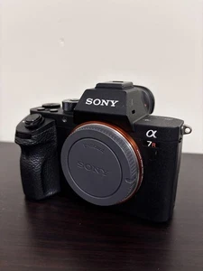Sony Alpha 7R II Mirrorless Camera 42.4MP Full-Frame Black Used Low Shutter Cou - Picture 1 of 10