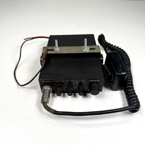 UNIDEN Pro 520XL CB Radio 40 Channel 12V Compact Professional Car/Truck Untested - Picture 1 of 5