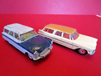 CORGI TOYS 219 PLYMOUTH SPORTS SUBURBAN AND 424 FORD ZEPHYR ESTATE CAR, BUNDLE - Image 1 of 4