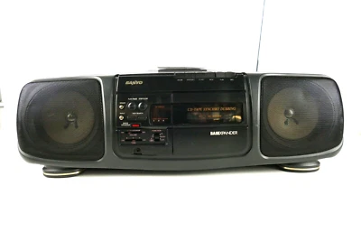 Sanyo MCD-Z16L Radio und Kassette sind ok. CD defekt Ghettoblaster Hi-4706 - Bild 1 von 4