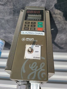 Fuji Electric 6KG1143001X1B1 AF-300 G11 VFD Motore Drive 1HP 480V 2.9A 3PH GE - Foto 1 di 5