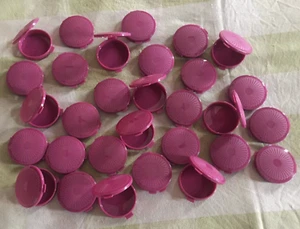 Tupperware Mini Portapillole a Conchiglia Contenitori Tascabili Rotondi Set di 20 Nuovi - Foto 1 di 4