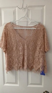 Blusa FLOERNS rosa polvere pizzo crop - top romantico con scollo a V taglia 3XL - Foto 1 di 6