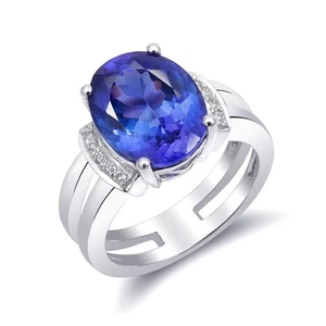 Natural Tanzanite 5.46 carats in 18K White Gold Ring with 0.07 carats Diamonds - Picture 1 of 4