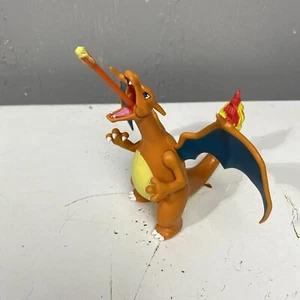 Pokemon Charizard Battle Feature 4" Action Figure Giocattolo 2021 Jazwares Con Missile - Foto 1 di 6