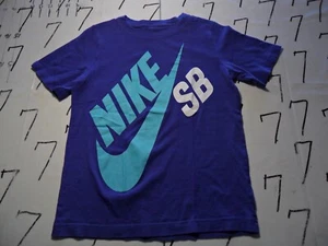 Medium 10/12 Youth Nike Skateboard ￼ Shirt - Picture 1 of 4