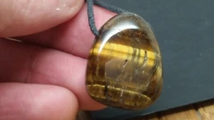 Pendentif OEIL DE TIGRE beaux reflets + cordon reglable - mineraux lithotherapie - Picture 1 of 2
