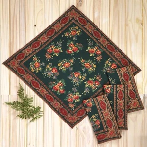 April Cornell Estella 100% Cotton Napkin Set of 4 Forest Green & Deep Red - Picture 1 of 5