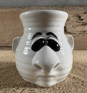 Cerámica vintage Sr. Separador de clara de huevo Sneezy” - Imagen 1 de 7