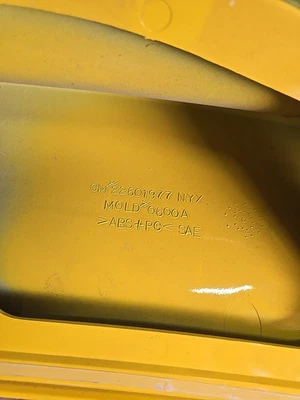 Chevrolet Cavalier 2003 2004 2005 maletero trasero tapa alerón OEM AMARILLO Foto 1 de 4