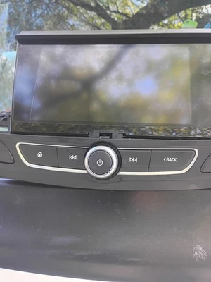 2019 buick regal tourx radio display screen 39163925 - Image 1 of 3