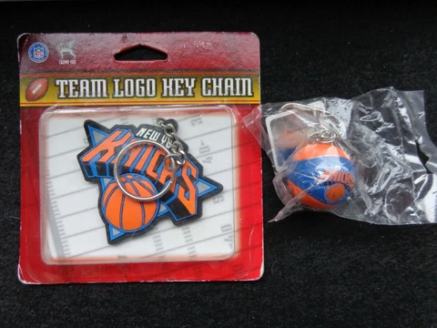 VINTAGE NEW YORK KNICKS L'IL BRAT BASKETBALL &  3-D KEYCHAIN NEW OLD SCHOOL Cover