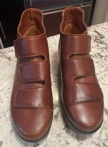 NEW L'AMOUR DES PIEDS Harmonee Brown Ankle Boots sz 8 - Picture 1 of 5