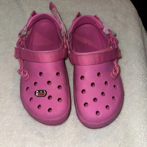 Post Malone Crocs Pink Duet Max Clog - Größe 10/M- 12/W Limited Edition. - Bild 1 von 2