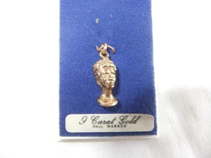 Dije de oro de 9 quilates - Busto vintage de oro amarillo de 9 quilates de la reina Isabel II (1977) 4,5 gramos - Imagen 1 de 6