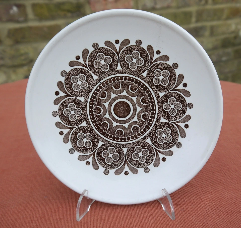 Vintage Retro "Hostess Tableware"  Roulette 7" Plate - Image 1 of 2