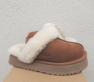 UGG DISQUETTE CHESTNUT SUEDE/ SHEEPSKIN PLATFORM SLIPPERS, US 12/ EUR 43 ~NEW - Picture 1 of 4