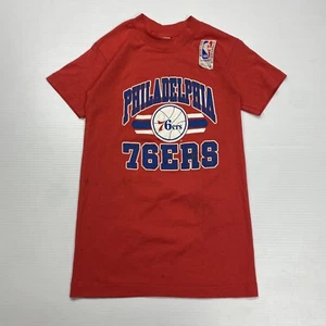 Vtg 80s Trenches NBA Philadelphia 76ers Basketball Team Red Tee Youth L Sports - Picture 1 of 8