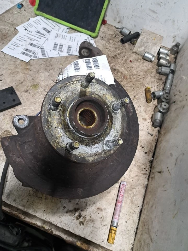 Ram1500 Sku 2013 husillo/nudillo delantero lado pasajero Rh #4280260 Foto 1 de 4